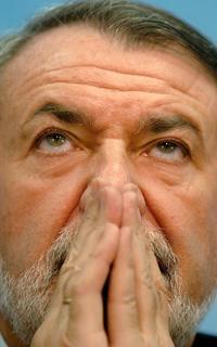 ANTES QUE LA UNIDAD "HAY QUE RECUPERAR LA VERDAD". Mayor Oreja critica el "tacticismo y relativismo" que está "contagiando España".